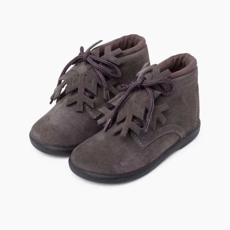 Menino Pisamonas Botas Camurca Atacadores Adorno Floco