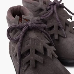 Menino Pisamonas Botas Camurca Atacadores Adorno Floco