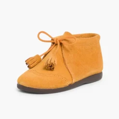 Menino Pisamonas Botas Camurca Com Picotado E Berloques