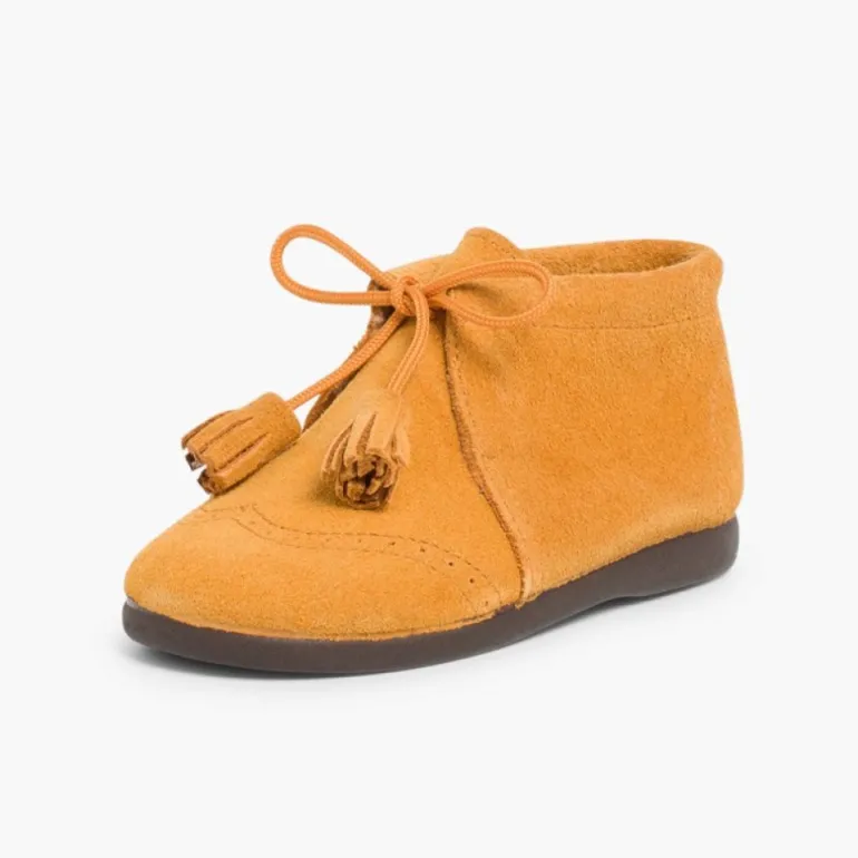 Menino Pisamonas Botas Camurca Com Picotado E Berloques