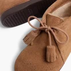 Menino Pisamonas Botas Camurca Com Picotado E Berloques