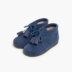 Menino Pisamonas Botas Camurca Com Picotado E Berloques