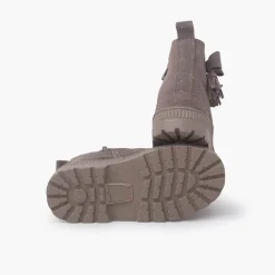 Menina Pisamonas Botas Track Laco E Berloques Menina