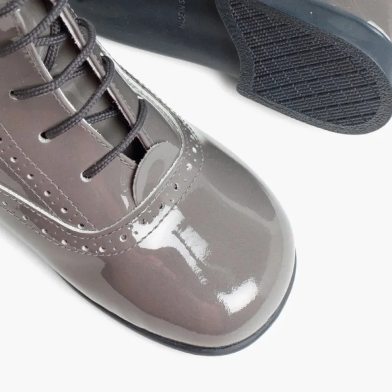 Menina Pisamonas Botas Verniz Atacadores