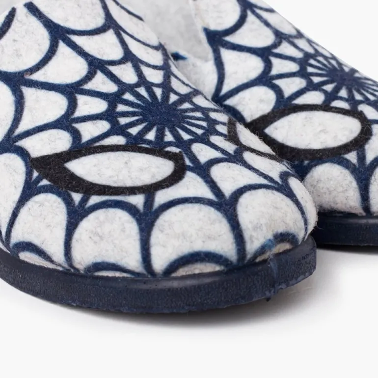 Menino Pisamonas Pantufas Crianca Teia Aranha